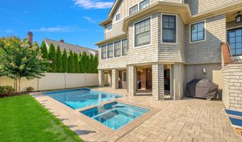 45 Strickland St, Bay Head, NJ 08742