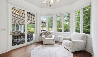 315 Glengarry Dr, Aurora, OH 44202