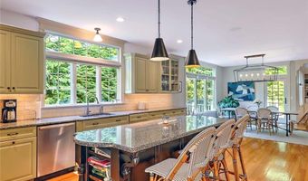 10 Owl Tree Ln, East Greenwich, RI 02818