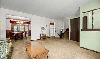 536 Fieldstone Dr, Amherst, OH 44001