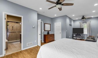 551 Chester Pkwy, Belford, NJ 07718