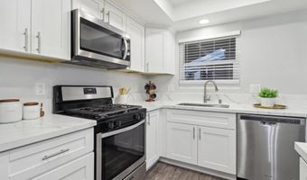 1204 E El Norte Pkwy, Escondido, CA 92027