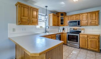 811 Rushwood Ct, Augusta, KS 67010