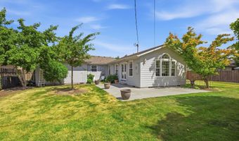 1420 CENTER St, Albany, OR 97322