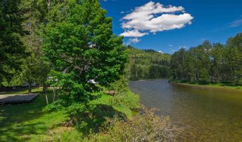 4 River Rd, Calder, ID 83808