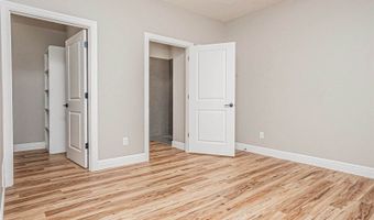 1800-1802 Broadfoot Dr, Abilene, KS 67410