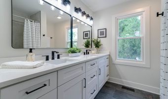 408 W Foxdale Ln, Arlington Heights, IL 60004