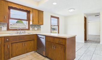1520 E 42nd St, Anderson, IN 46013