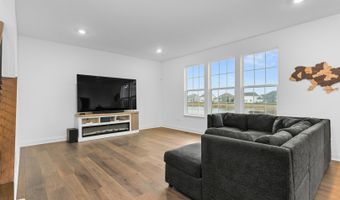 1014 Dr. John Burkey, Algonquin, IL 60102