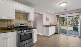 3 Waverly Pl, Aberdeen, NJ 07747