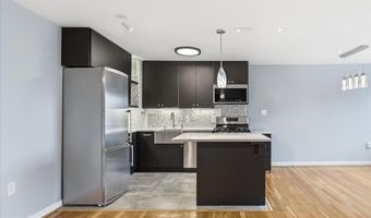 1300 S ARLINGTON RIDGE Rd 618, Arlington, VA 22202