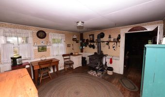211 High St, Albany, NH 03818