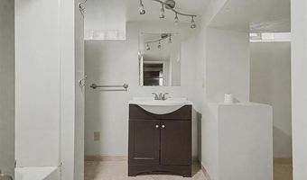 9952 Park Ave, Allen Park, MI 48101