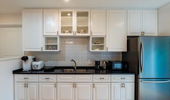 4614 ROXBURY Dr, Bethesda, MD 20814