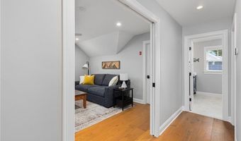 48 TRAVELERS Ct, East Greenwich, RI 02818