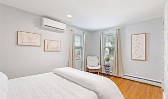 34 Burnett St, Johnston, RI 02919