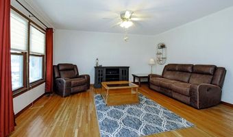 6124 Clarendon St, Bel Aire, KS 67220