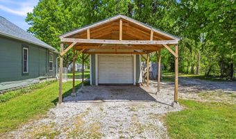 335 E Cofield St, Aurora, MO 65605