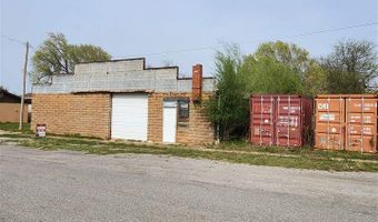 120 N Oak, Apache, OK 73006