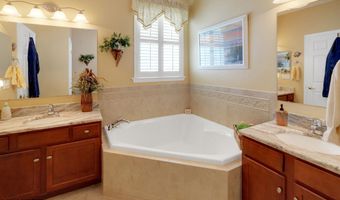 36 Newport St, Barnegat, NJ 08005
