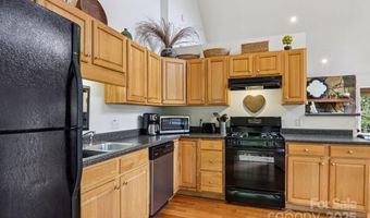 311 Jacks Knob Rd, Barnardsville, NC 28709