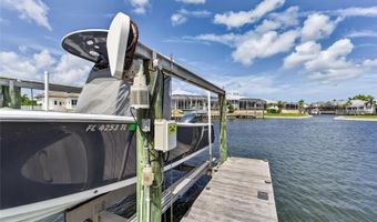 5722 SEA TROUT Pl, Apollo Beach, FL 33572