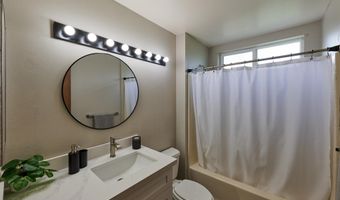 56 Kunihi Ln 323, Kahului, HI 96732