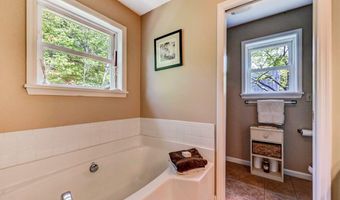 128 Embill Dr, Blakeslee, PA 18610
