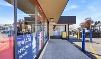 198 Front St, Lincoln, RI 02865