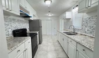 321 Knollwood Ln, Woodstock, GA 30188