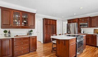 15 Strafford Ln, Bedford, NH 03110