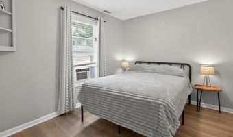16 Clover Ln, Alloway, NJ 07418