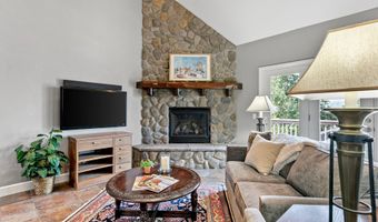 380 Mountaingate Dr, Springfield, OR 97478