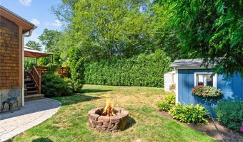 72 Winifred Ave, Warwick, RI 02889