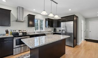 5 Harmony Way, Falmouth, ME 04105