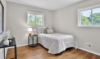 520 East Rd, Belford, NJ 07718