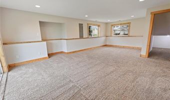 551 Knollwood St W, Annandale, MN 55302