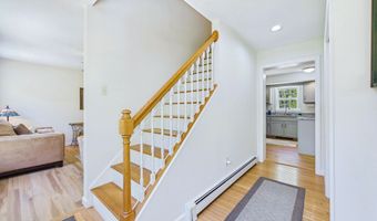 40 Meadow Dr, Bar Harbor, ME 04609
