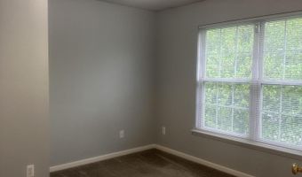 2822 S Knightsbridge Cir, Ann Arbor, MI 48105