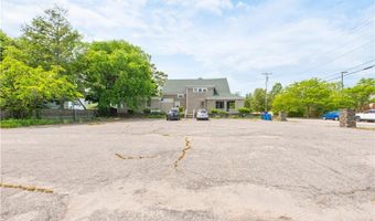 14 Bartlett Ave, Cranston, RI 02905