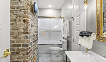 782 Water St, Biloxi, MS 39530