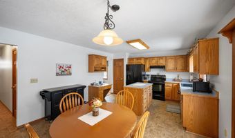 904 Elm St, Auburn, IN 46706