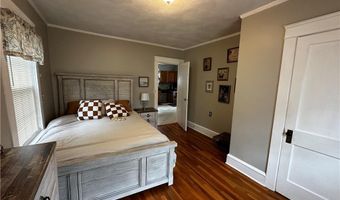 21 Washburn Ave, East Providence, RI 02916