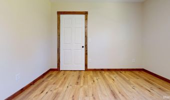 120 N Murlin St, Bicknell, IN 47512