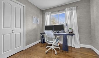 10 Linda Cir, Aberdeen, NJ 07747