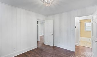 2953 Enfield Rd, Charlotte, NC 28205