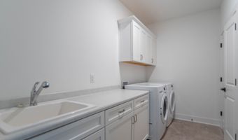 921 Justine Cir E, Indianapolis, IN 46234