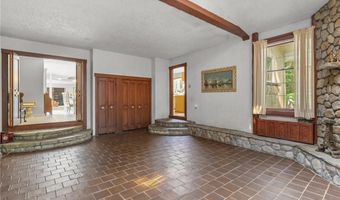 300 Country View Dr, Warwick, RI 02886