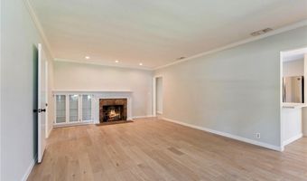 1956 N Roosevelt, Altadena, CA 91001