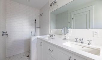 808 W Beach Rd, Charlestown, RI 02813